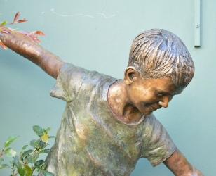 Helping hands - Boys climbing 