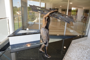 Cane Cutter monument - Victoria Hospital