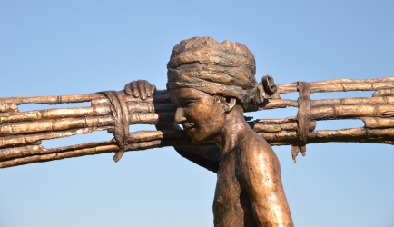 Cane Cutter monument - Victoria Hospital