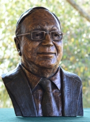 Portrait bust of Lord Alan Willcocks