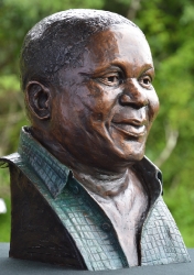 Portrait bust of the late Vusimuzi Theophilus Dube